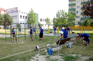 Obnova detského ihriska v rámci projektu Naše mesto v roku 2015